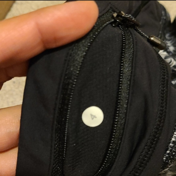 Lululemon Run Inspire Crop II - Size 4 - Picture 6 of 7